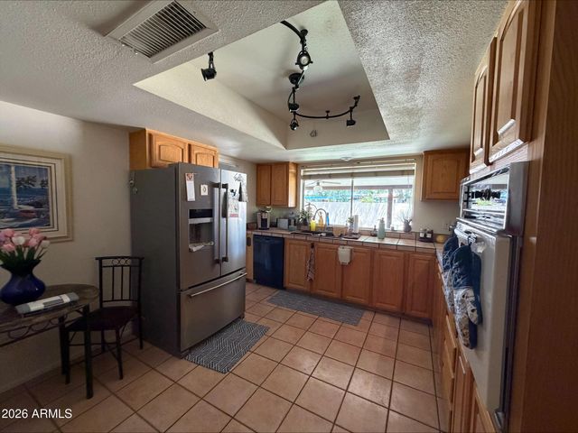 3502 E LARKSPUR Drive, Phoenix, AZ 85032