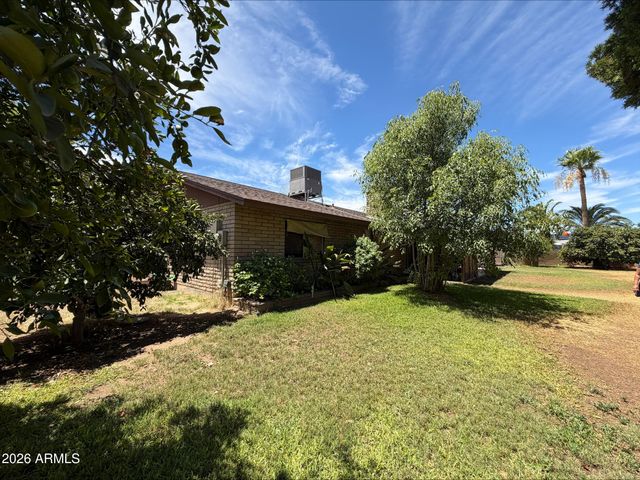 3502 E LARKSPUR Drive, Phoenix, AZ 85032