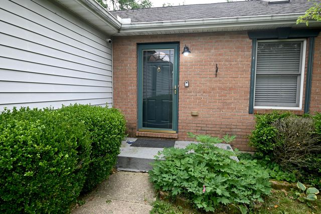 29 W Cobblestone Court, Florence, KY 41042