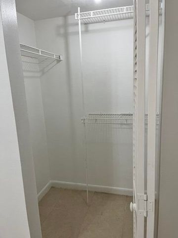 450 Commodore Drive 106, Plantation, FL 33325