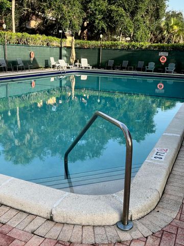 450 Commodore Drive 106, Plantation, FL 33325