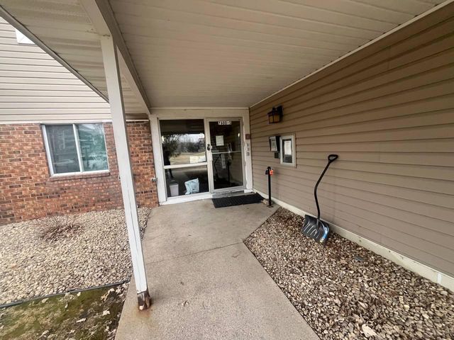 7600 157th Street W 205, Apple Valley, MN 55124
