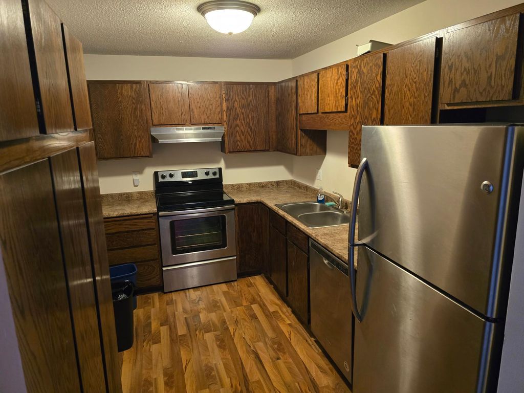 7600 157th Street W 205, Apple Valley, MN 55124
