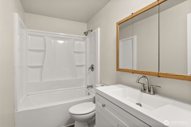 665 Sunset Avenue, Ocean Shores, WA 98569