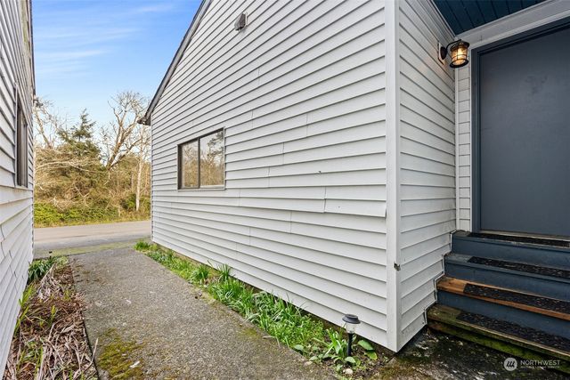 665 Sunset Avenue, Ocean Shores, WA 98569