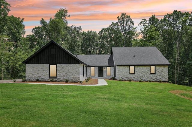 2725 Glendale Drive NE, Conyers, GA 30013