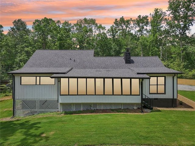 2725 Glendale Drive NE, Conyers, GA 30013