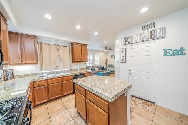 22320 Blue Lupine Cir., Grand Terrace, CA 92313
