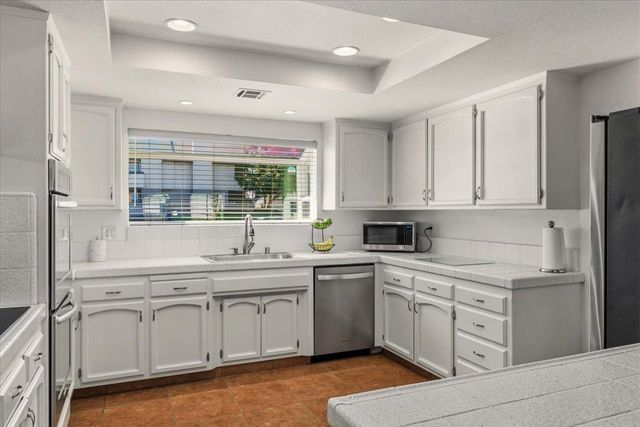 8041 Alta Vista Ln, Citrus Heights, CA 95610