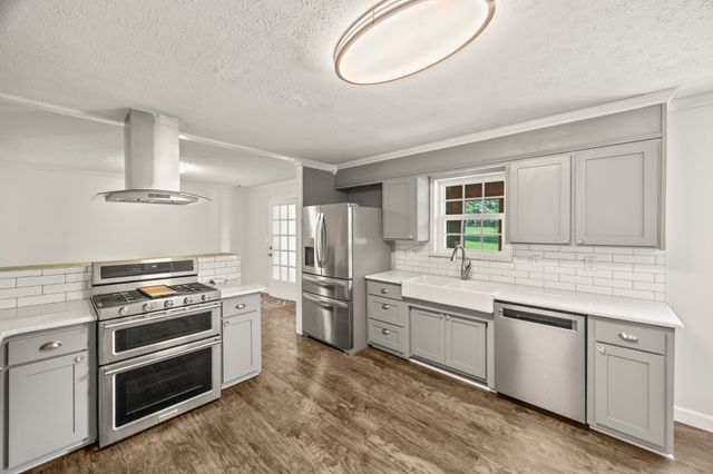 1015 Tanglewood Dr, Cookeville, TN 38501