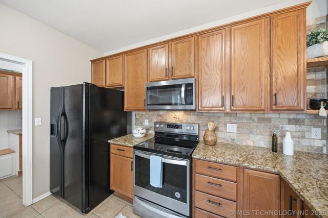 1917 W K Court, Jenks, OK 74037