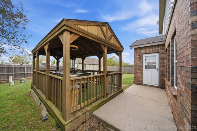 1917 W K Court, Jenks, OK 74037