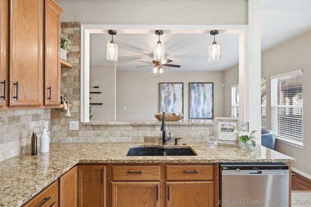 1917 W K Court, Jenks, OK 74037