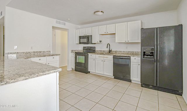 8042 W ELM Street, Phoenix, AZ 85033