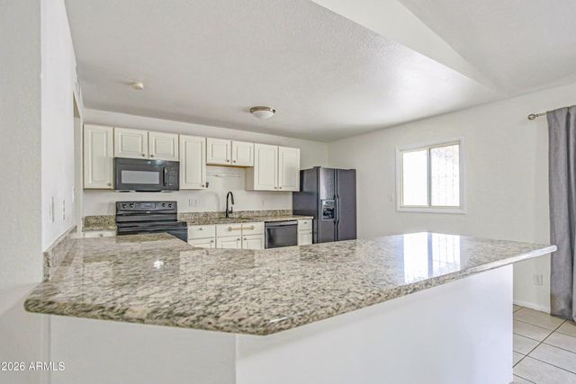 8042 W ELM Street, Phoenix, AZ 85033