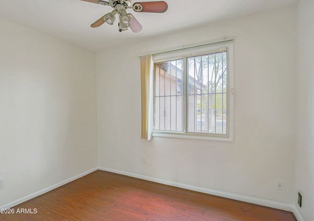 8042 W ELM Street, Phoenix, AZ 85033