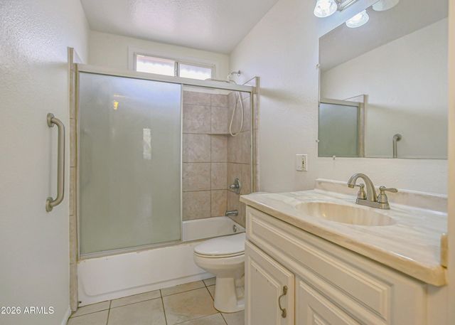8042 W ELM Street, Phoenix, AZ 85033