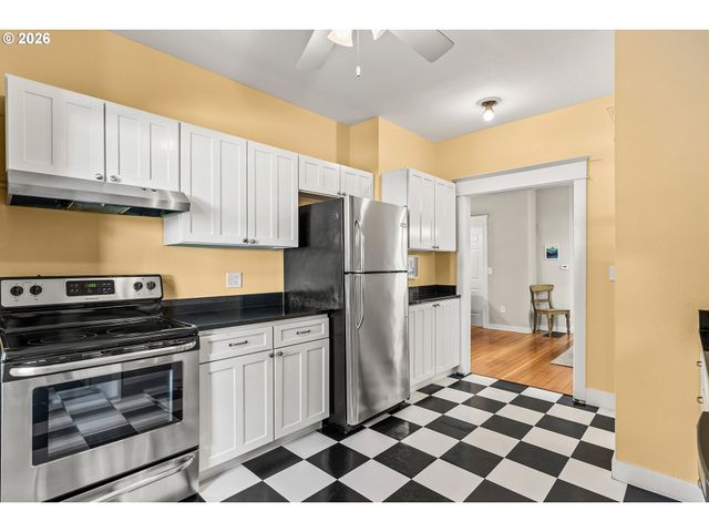 737 Ne SKIDMORE St, Portland, OR 97211