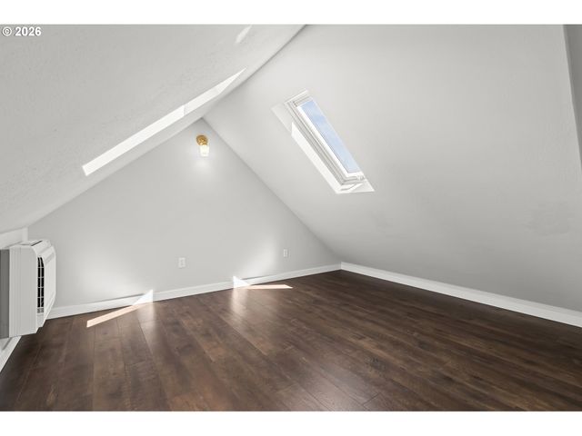 737 Ne SKIDMORE St, Portland, OR 97211