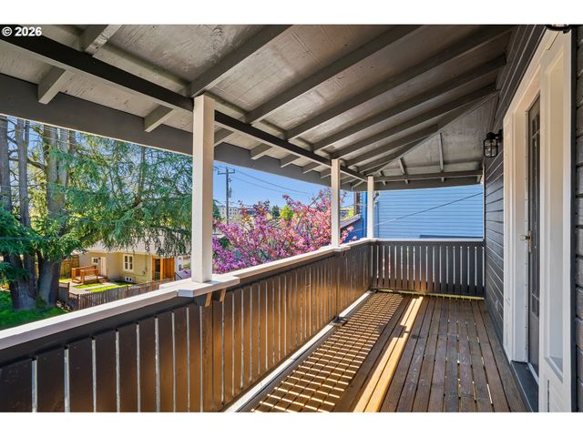 737 Ne SKIDMORE St, Portland, OR 97211