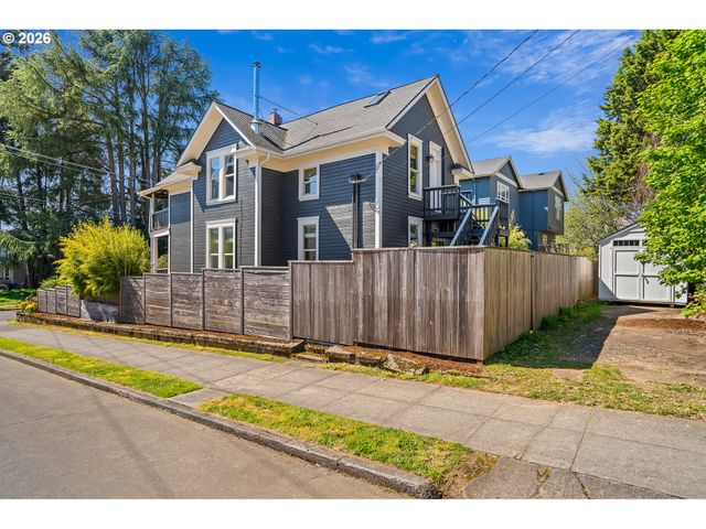 737 Ne SKIDMORE St, Portland, OR 97211