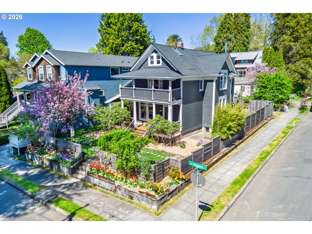 737 Ne SKIDMORE St, Portland, OR 97211