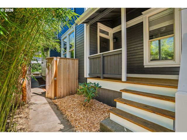 737 Ne SKIDMORE St, Portland, OR 97211