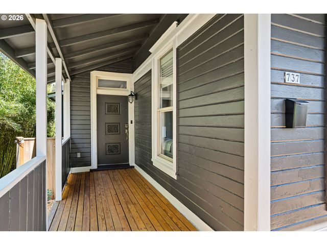 737 Ne SKIDMORE St, Portland, OR 97211