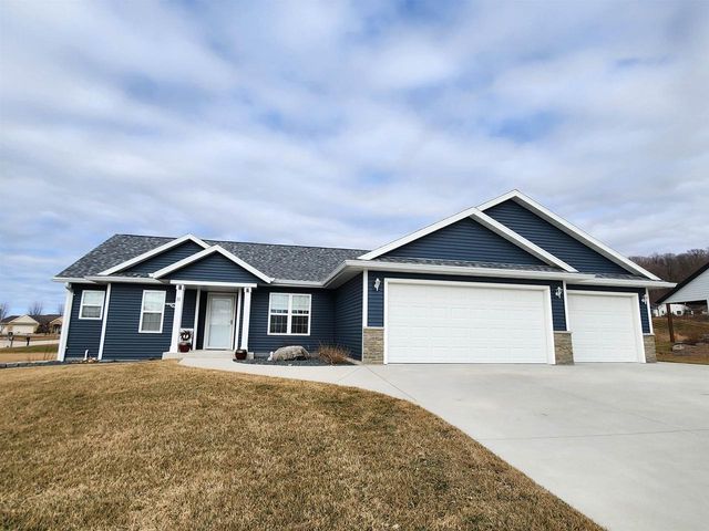 11 MISTRAL COURT, Fond Du Lac, WI 54937