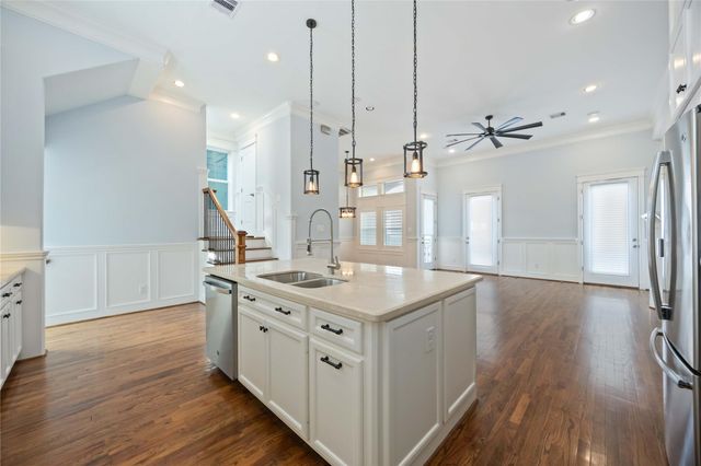 609 Rutland Street C, Houston, TX 77007