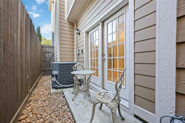 609 Rutland Street C, Houston, TX 77007