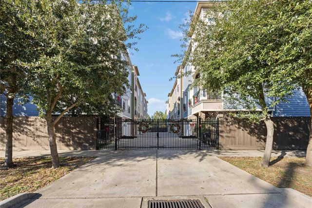 609 Rutland Street C, Houston, TX 77007