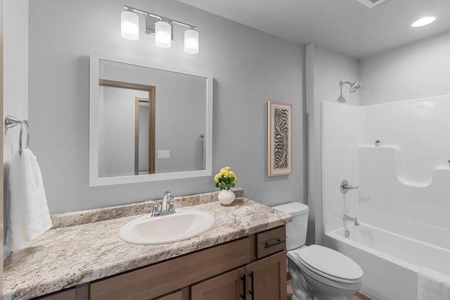 1707 GOLDEN GATE DRIVE, Appleton, WI 54913