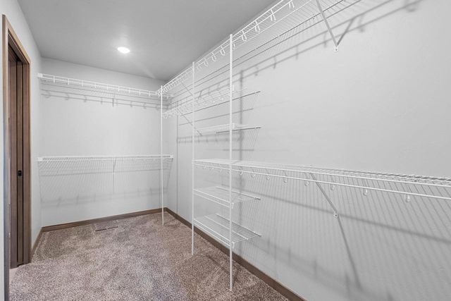 1707 GOLDEN GATE DRIVE, Appleton, WI 54913