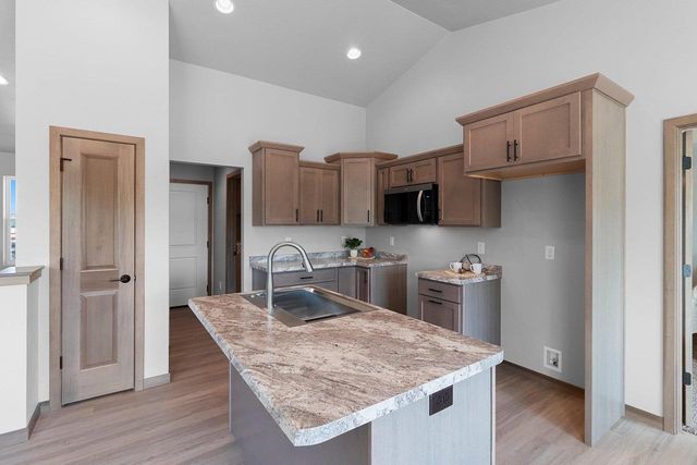 1707 GOLDEN GATE DRIVE, Appleton, WI 54913