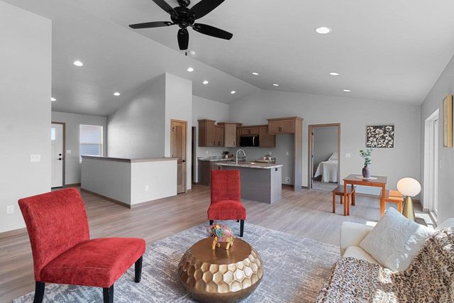 1707 GOLDEN GATE DRIVE, Appleton, WI 54913