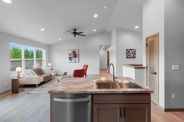 1707 GOLDEN GATE DRIVE, Appleton, WI 54913