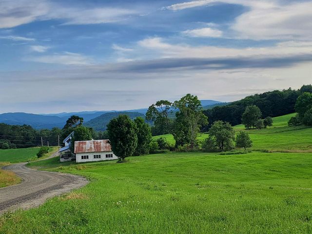 128 Valley View Road, Waterford, VT 05819