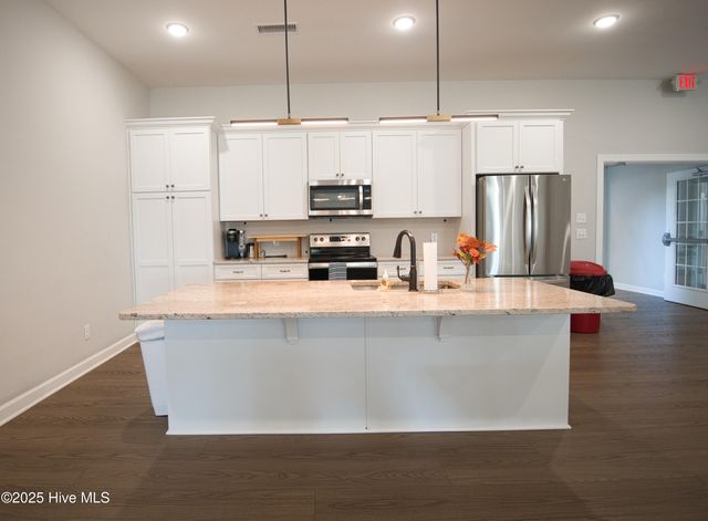 707 Pipit Place NW, Calabash, NC 28467