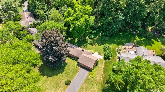 25 Little Brook Drive, Perinton, NY 14534