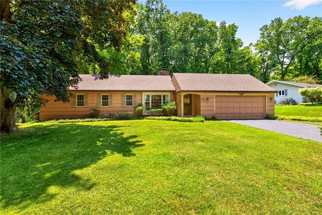 25 Little Brook Drive, Perinton, NY 14534