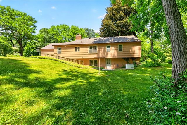 25 Little Brook Drive, Perinton, NY 14534