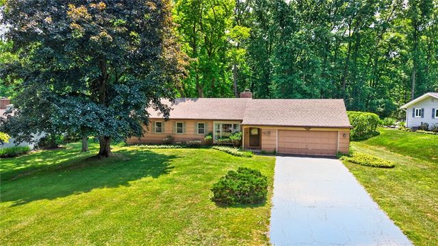 25 Little Brook Drive, Perinton, NY 14534