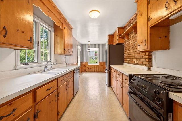 25 Little Brook Drive, Perinton, NY 14534
