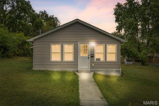 208 W DeSoto Road, Bonne Terre, MO 63628