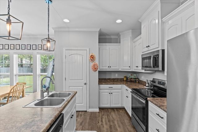 104 Erie Drive, Dothan, AL 36301