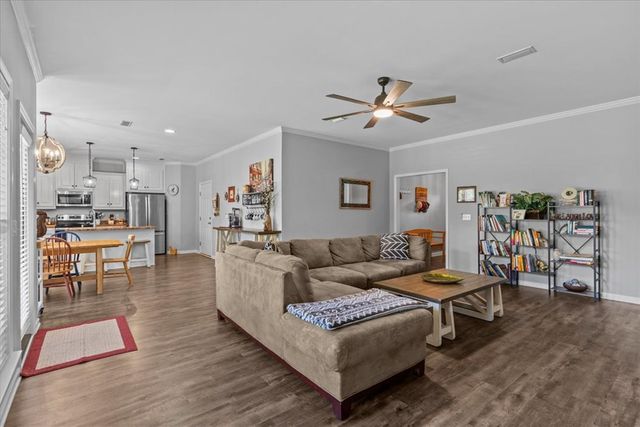 104 Erie Drive, Dothan, AL 36301