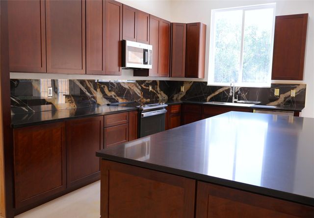 411 Longcope LOOP, San Marcos, TX 78666