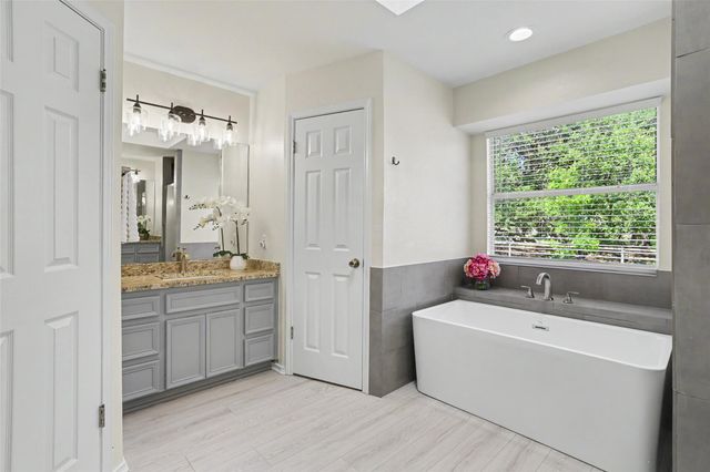 140 Comanche TRL, Georgetown, TX 78633