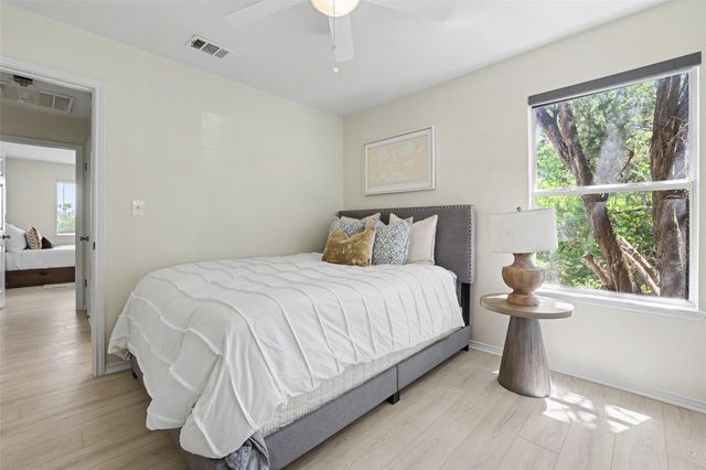 140 Comanche TRL, Georgetown, TX 78633